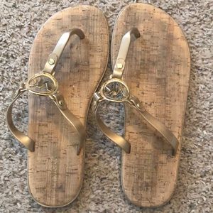 Michael Kors Tan & Gold Sandals⭐️